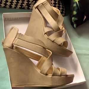Chinese Laundry -Motivation Wedge Sandal